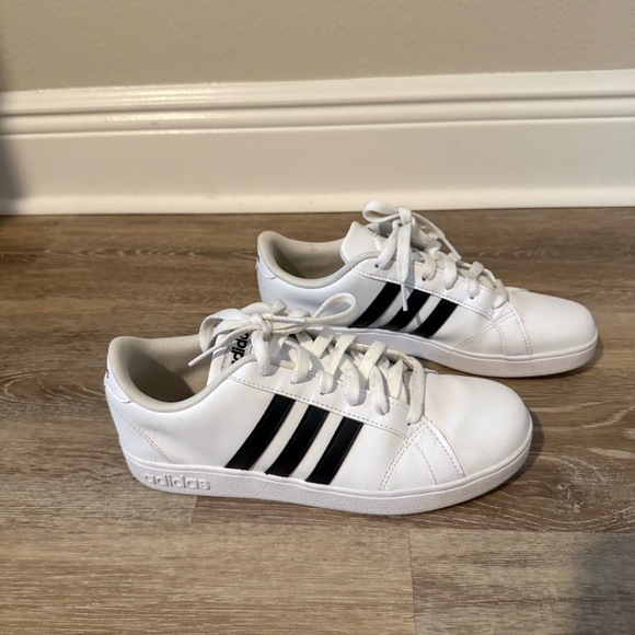 Adidas GRAND COURT 2.0 SHOES White Black Kid's Size 5.5 - Picture 2 of 11